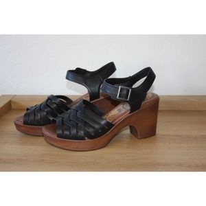 BOC by Born Black Strapy Clog Style Sandals Size 9